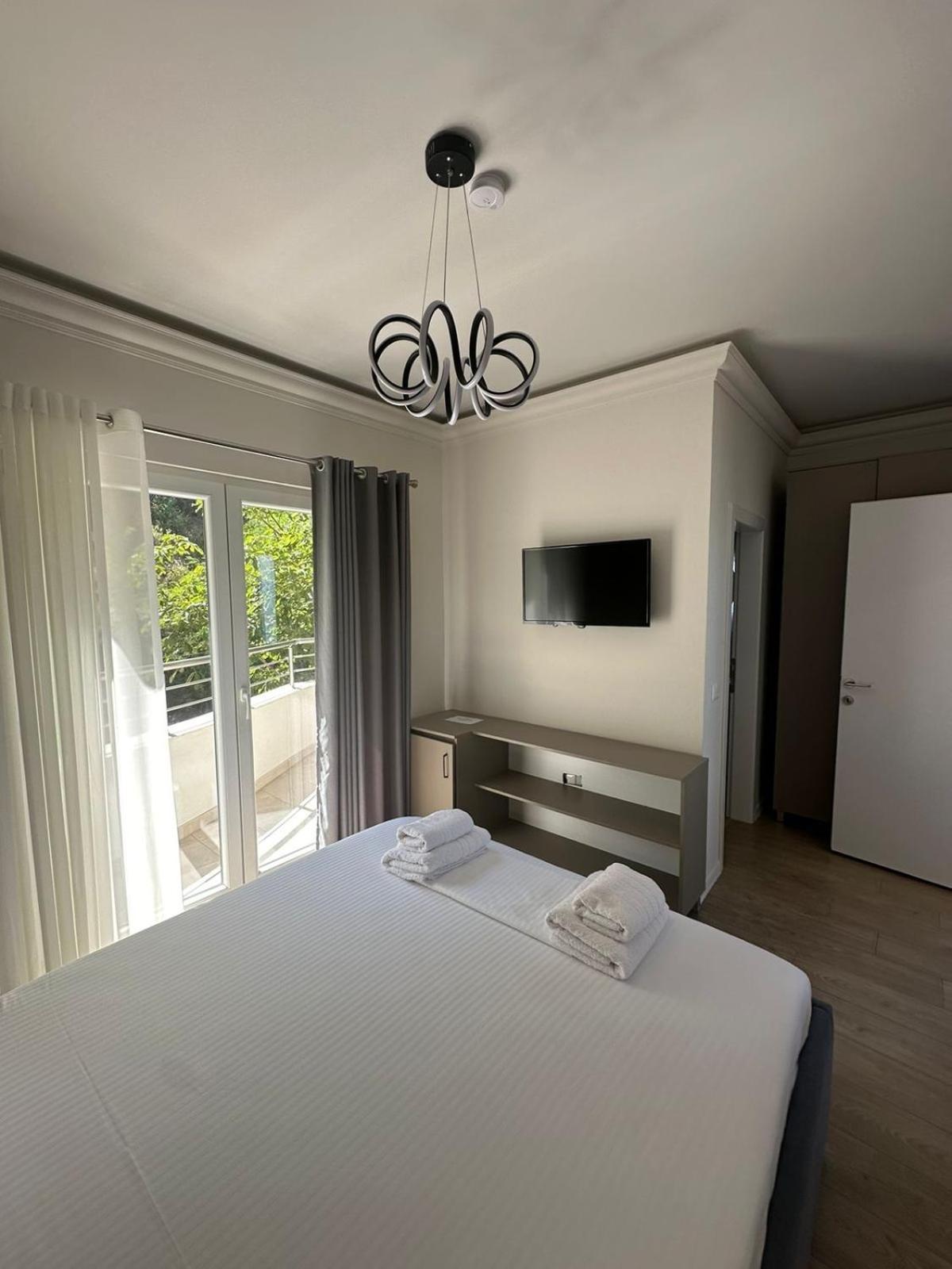 Hotel Demoli Pogradec Exterior photo